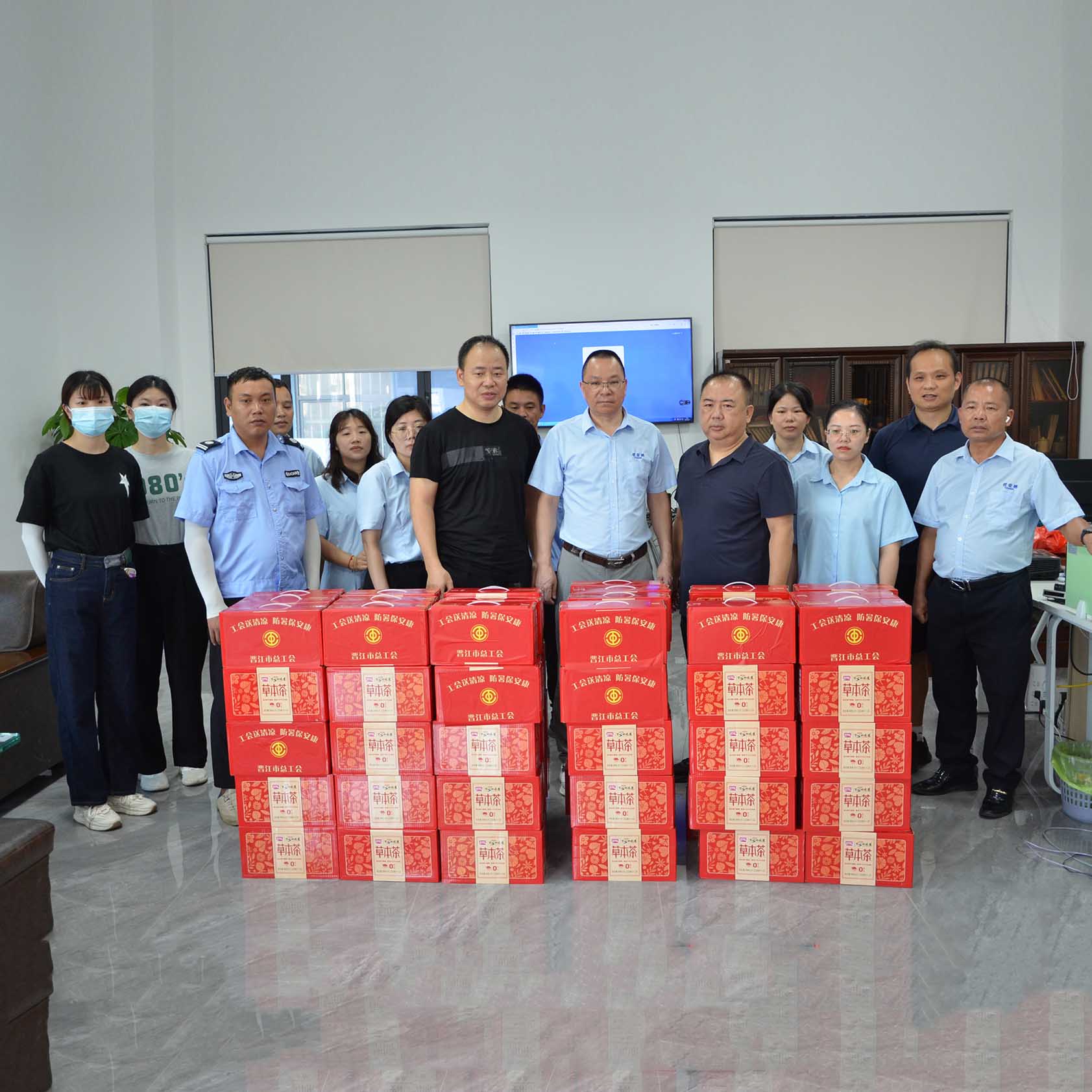 清涼關懷至優安納，工會助力戰高溫