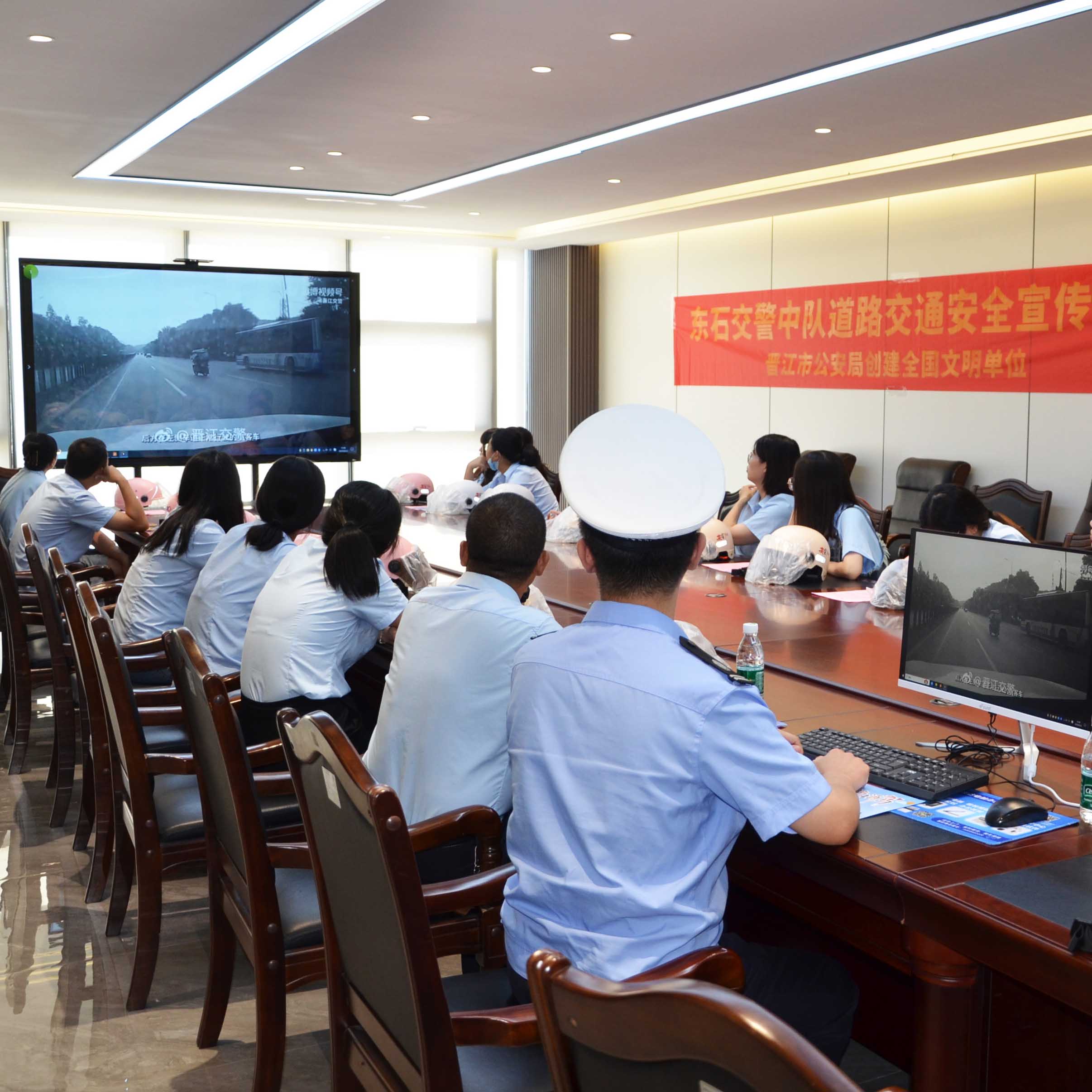 東石交警中隊走進優安納傘業，共筑交通安全防線